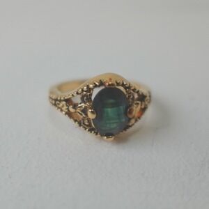 Vintage Seta Ring Sz 3.75 Gold Tone Green Gemstone W/ Box Cocktail Pinky Jewelry